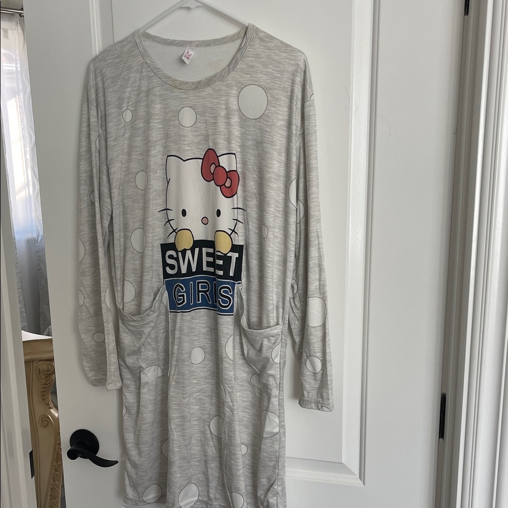 Hello Kitty Light Gray Long Sleeve Tee with Polka Dots